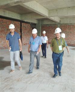 集團公司安全生產(chǎn)檢查組到河池市職業(yè)教育中心學(xué)校項目開展安全生產(chǎn)大檢查