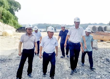 唐峰、何勇到桂東分公司項(xiàng)目開展2023年第二季度安全生產(chǎn)質(zhì)量綜合大檢查暨“圍墻內(nèi)圍墻外”和“以包代管”專項(xiàng)檢查